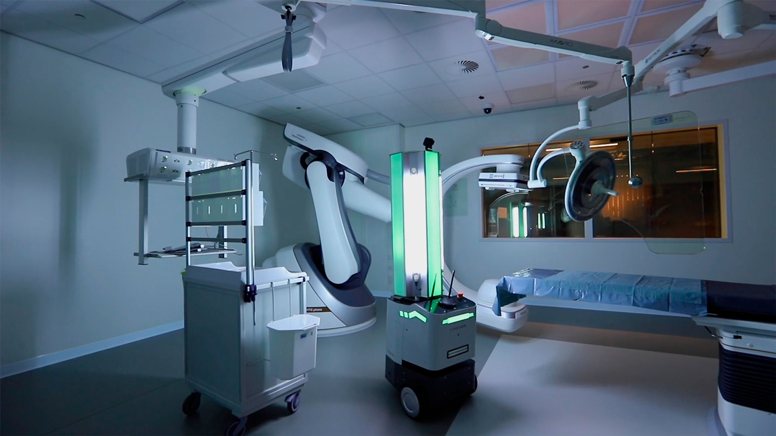 Loop Robots - SAM-UVC disinfection robot